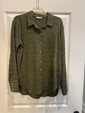 Women’s Mystree button down shirt
